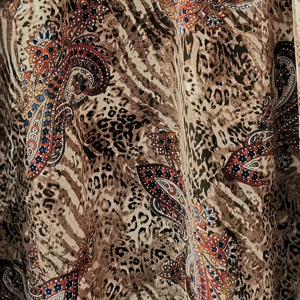 New Paisleyhand made dress. Ptp:191/2". L:44" - Picture 5 of 5
